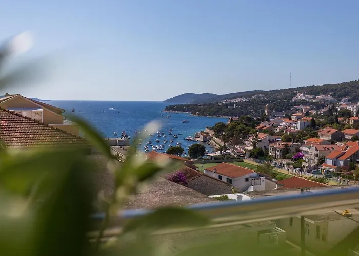 Golden View Penthouse *