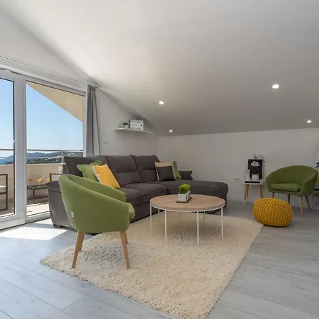 Апартаменты Golden View Penthouse