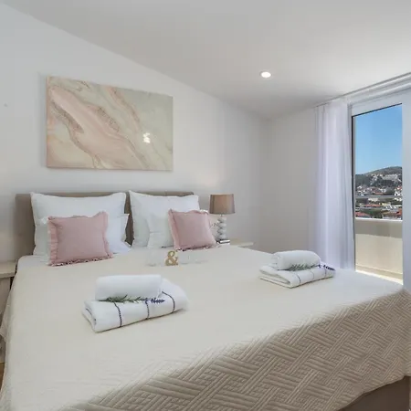 Апартаменти Golden View Penthouse
