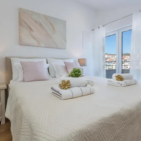 Golden View Penthouse * Хвар