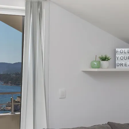 Апартаменти Golden View Penthouse Хвар
