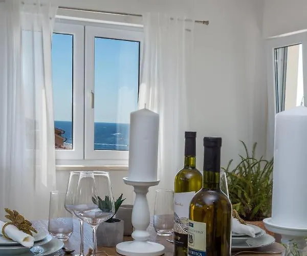 Golden View Penthouse Apartment