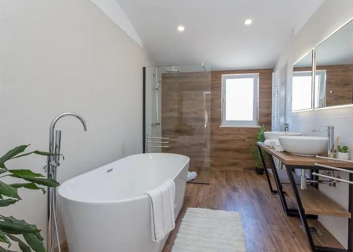 Golden View Penthouse * Hvar Town