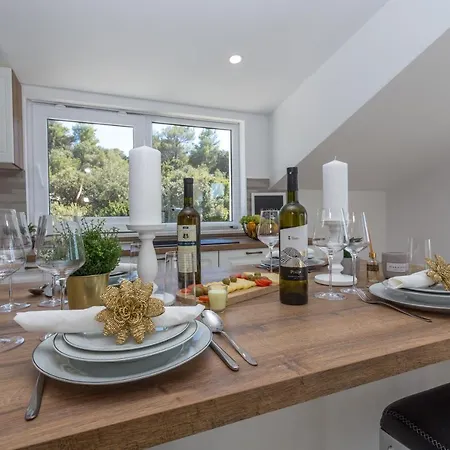 Golden View Penthouse Apartment Hvar Town