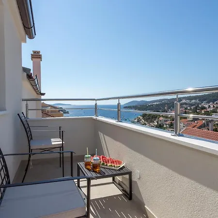 Golden View Penthouse Apartament