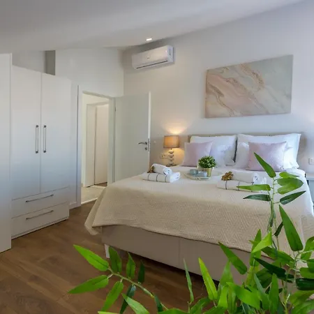 Golden View Penthouse Apartment Hvar Town