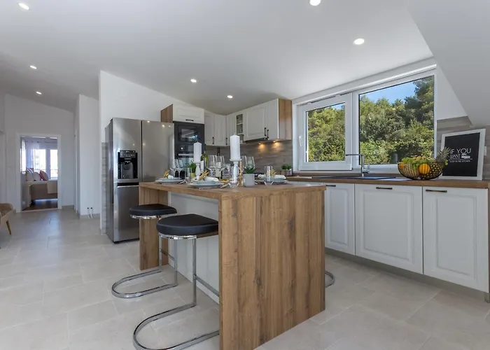 Golden View Penthouse