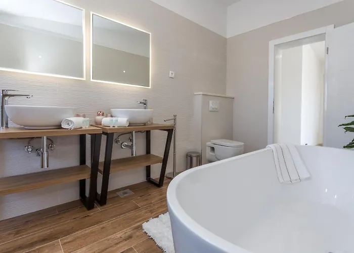 Golden View Penthouse *