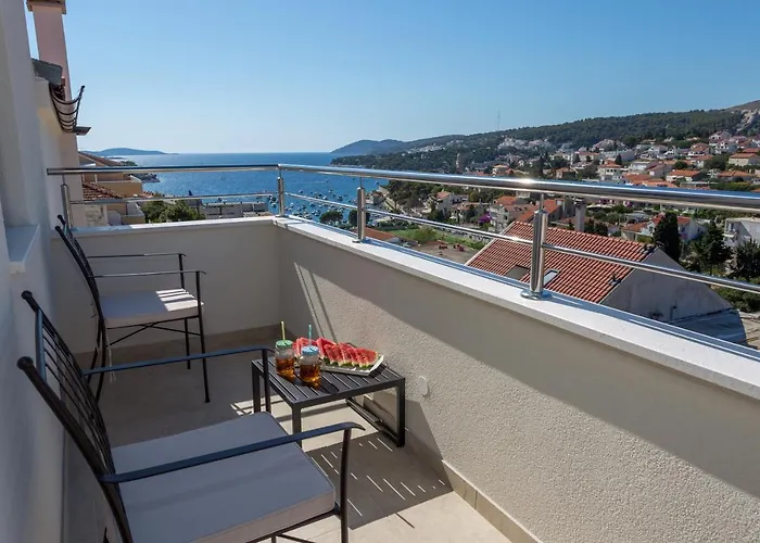 Golden View Penthouse * Hvar Town