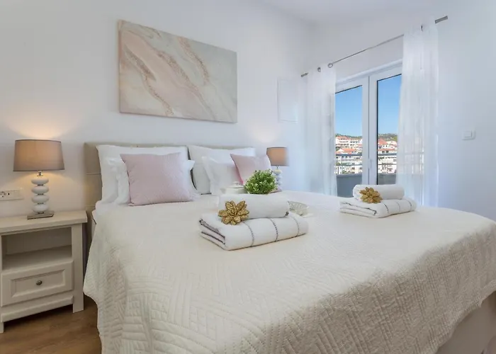 Golden View Penthouse * Hvar Town